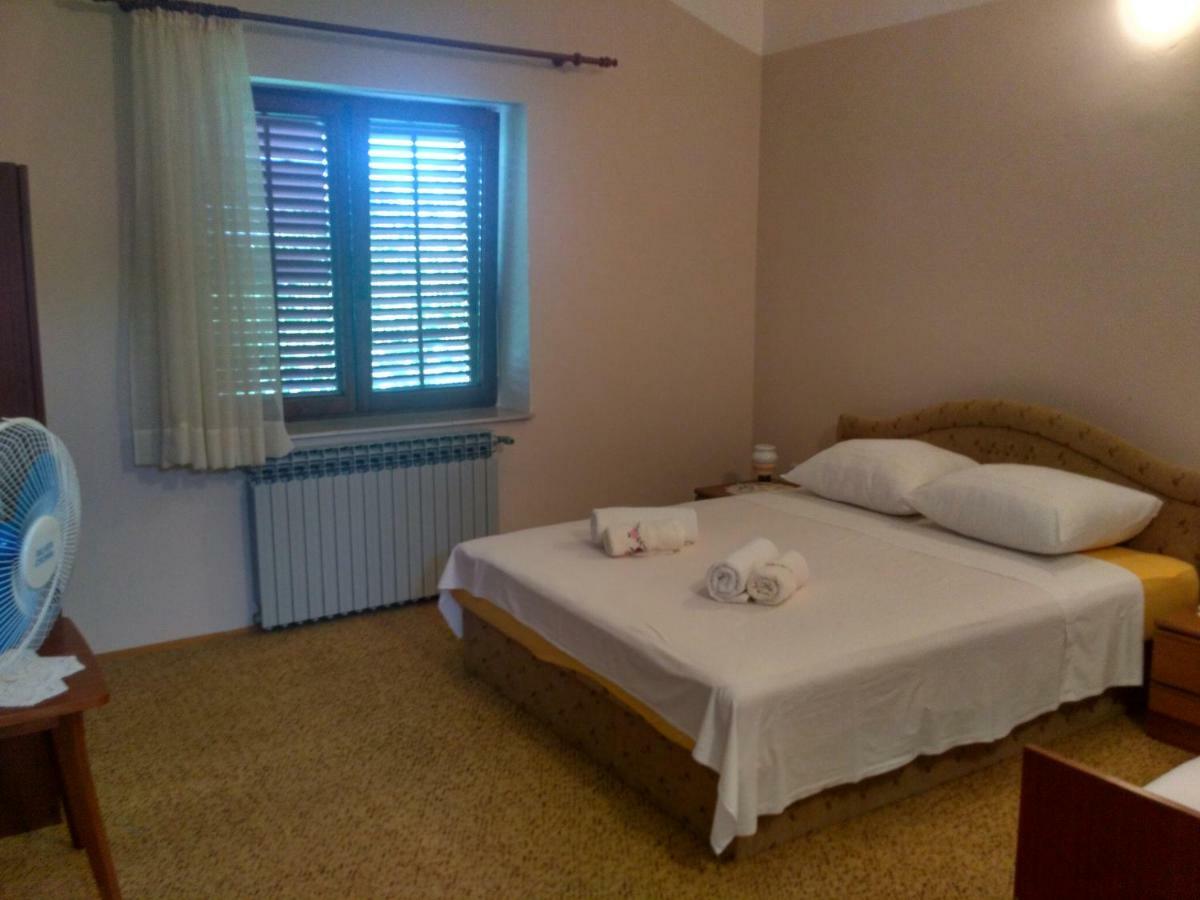 Apartmani Tonica Sukošan Eksteriør billede